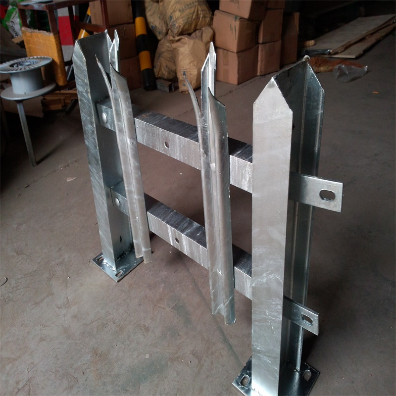 China Supplier Hot-Dipped Galvanized Palisade Fence for Masts and Towers