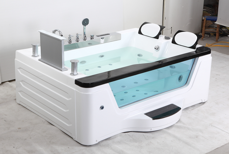 Двухместная гидромассажная ванна с ТВ