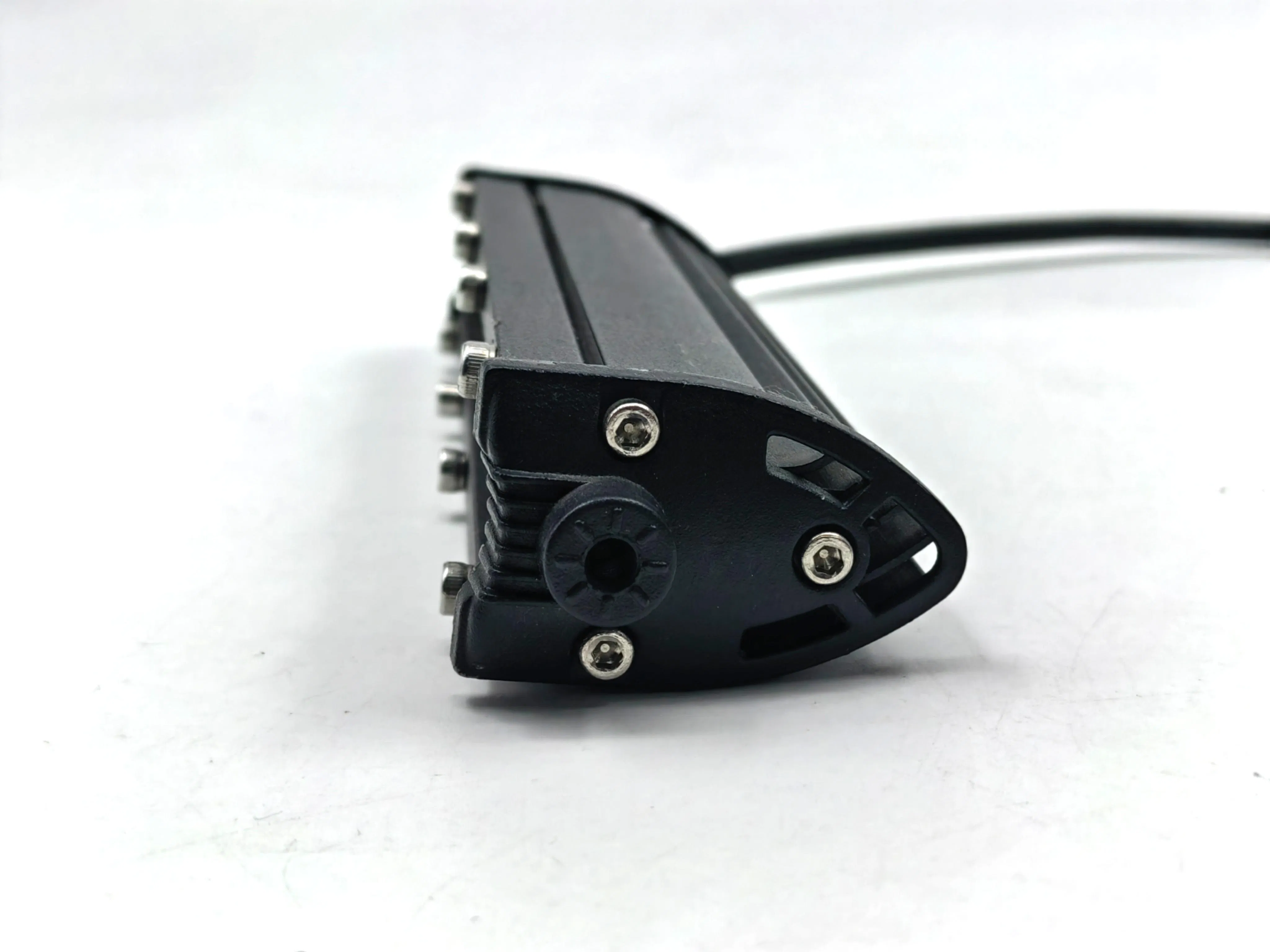 7-дюймовая однорядная светодиодная фара-прожектор для внедорожников и грузовиков