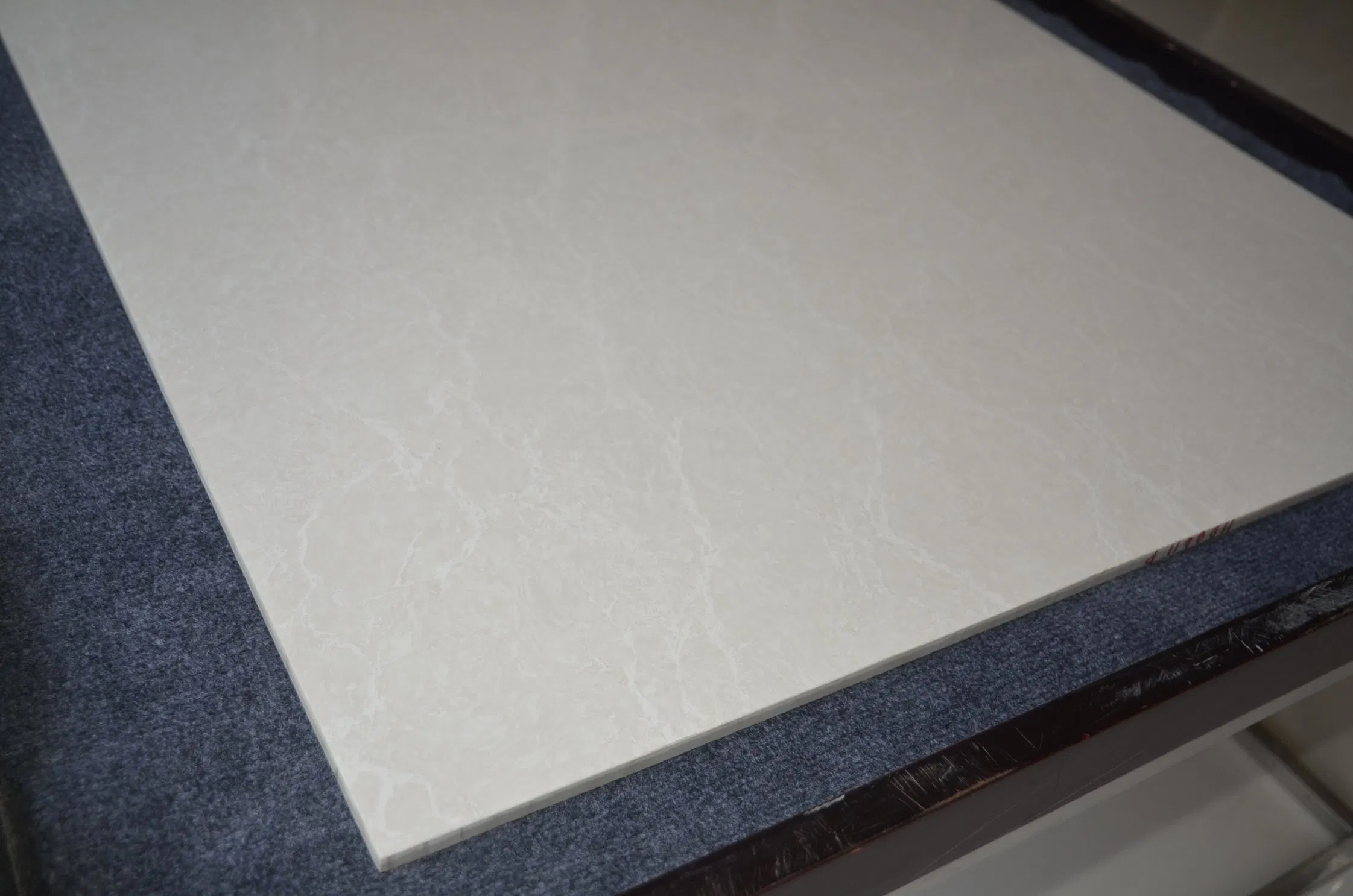 Керамогранитная плитка 600x600 мм, полированная, мрамор