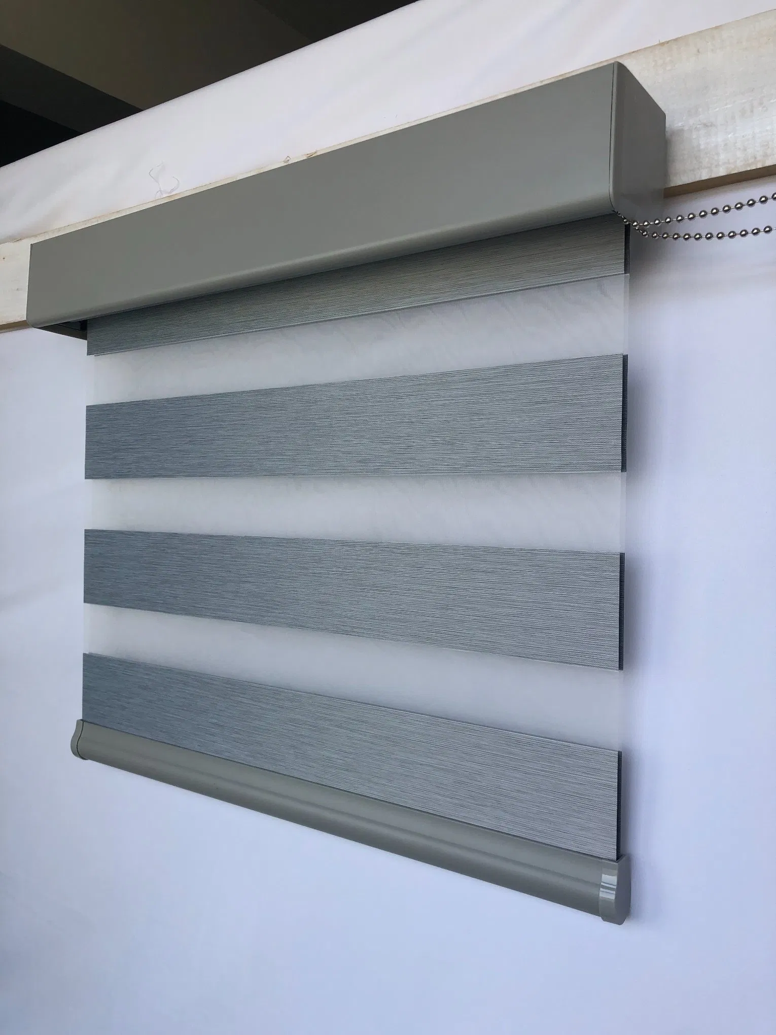 Luxury Custom Manual Blackout Smart Horizontal Blind Curtains