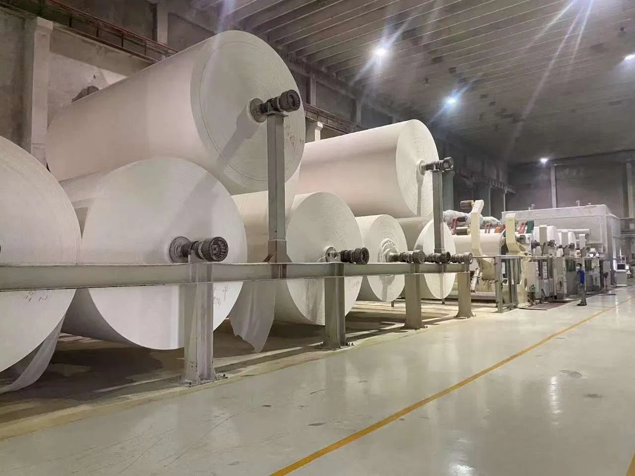 Wholesale Recycled Raw Material Toilet Tissue Mother Roll Paper Suppliers