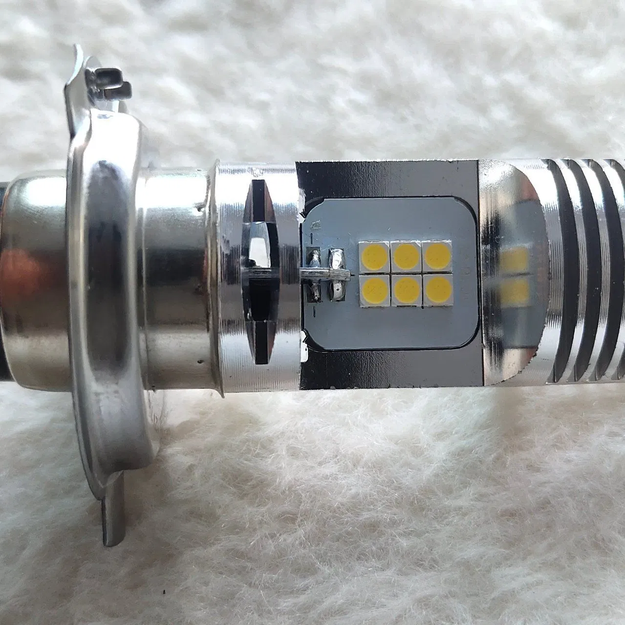 Светодиодная лампа H4 7/8W 6500K для авто