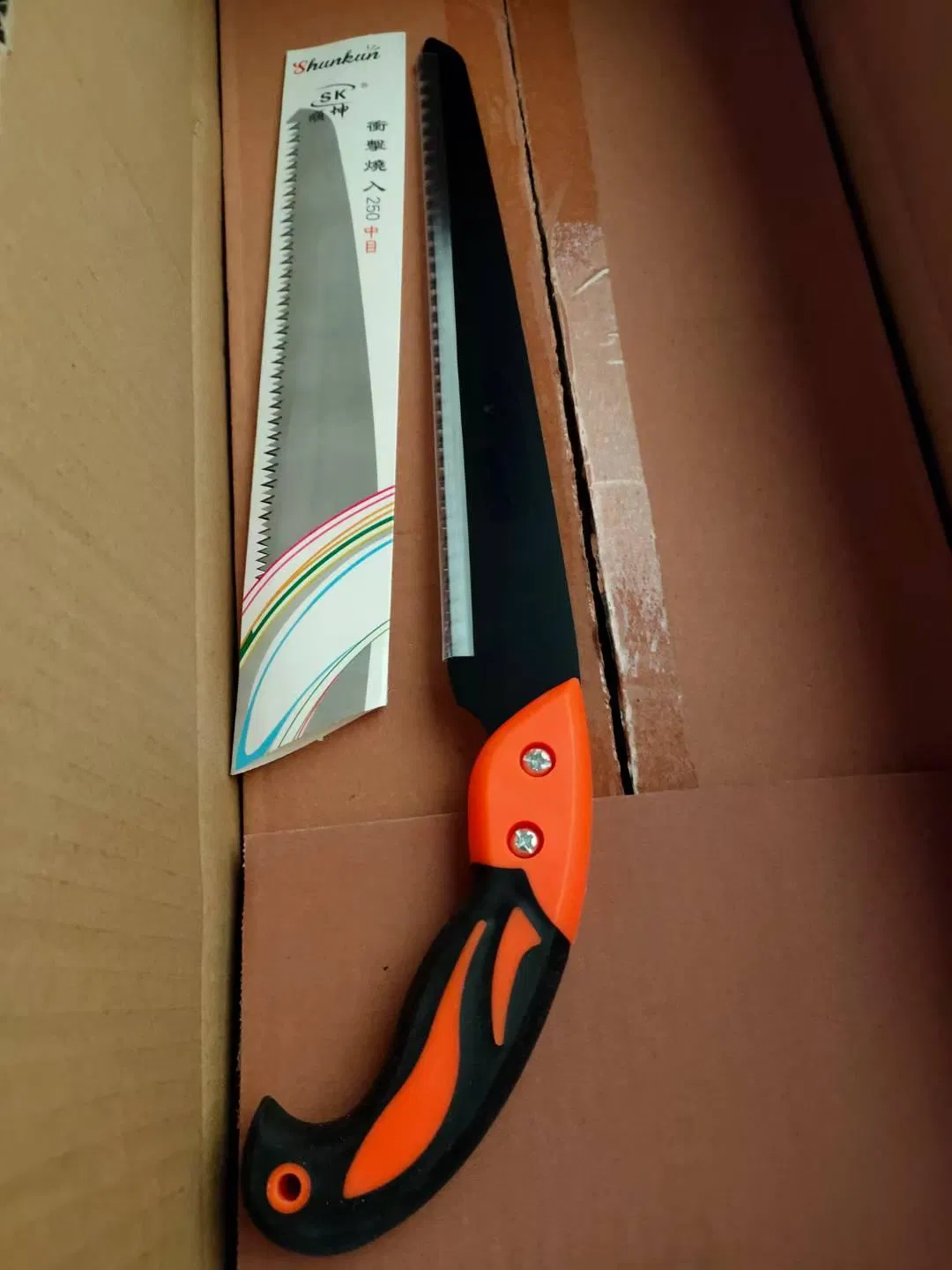 Профессиональная ручная пила по дереву с чехлом