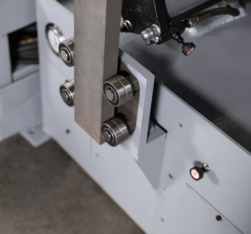 Ленточная пила по металлу автоматическая горизонтальная