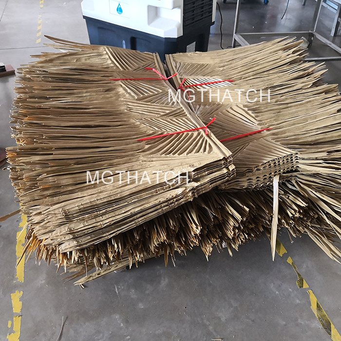 Fireproof Waterproof Plastic Straw Resort Cottage Synthetic Artificial Palm Thatch Roofing
