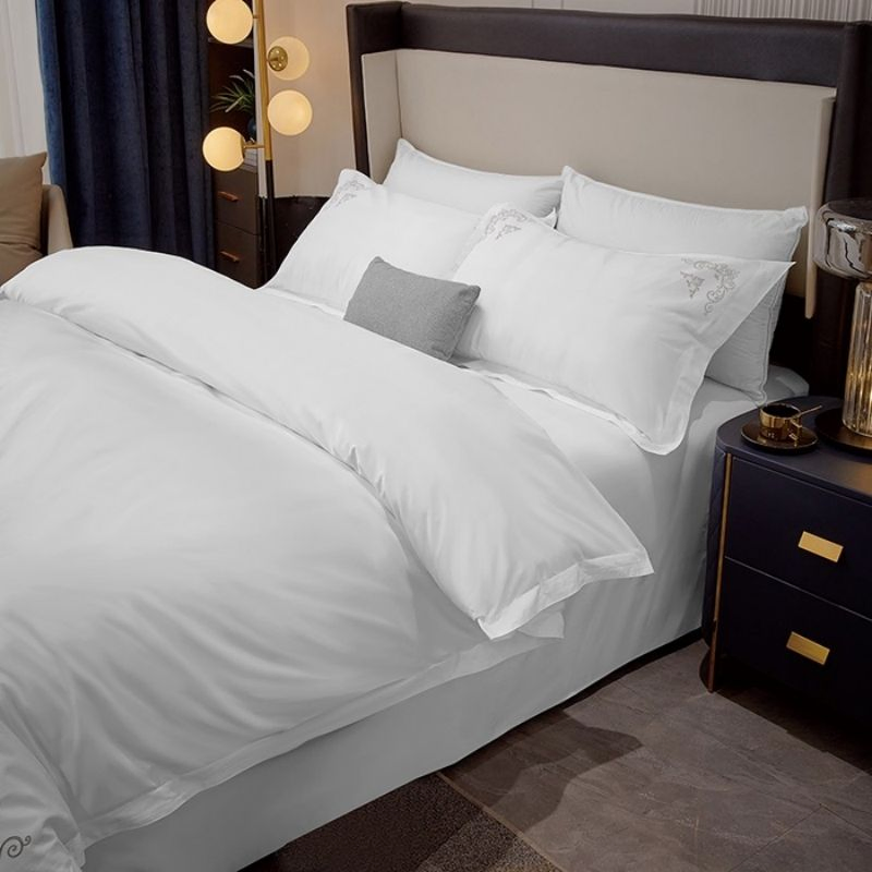 ODM/OEM Thickened Hotel Homestay White Brushed Embroidery Duvet Quilt Comforter Cover Bed Sheets Double Coverlets Pillowcases Four-Piece Polyester Bedding Set