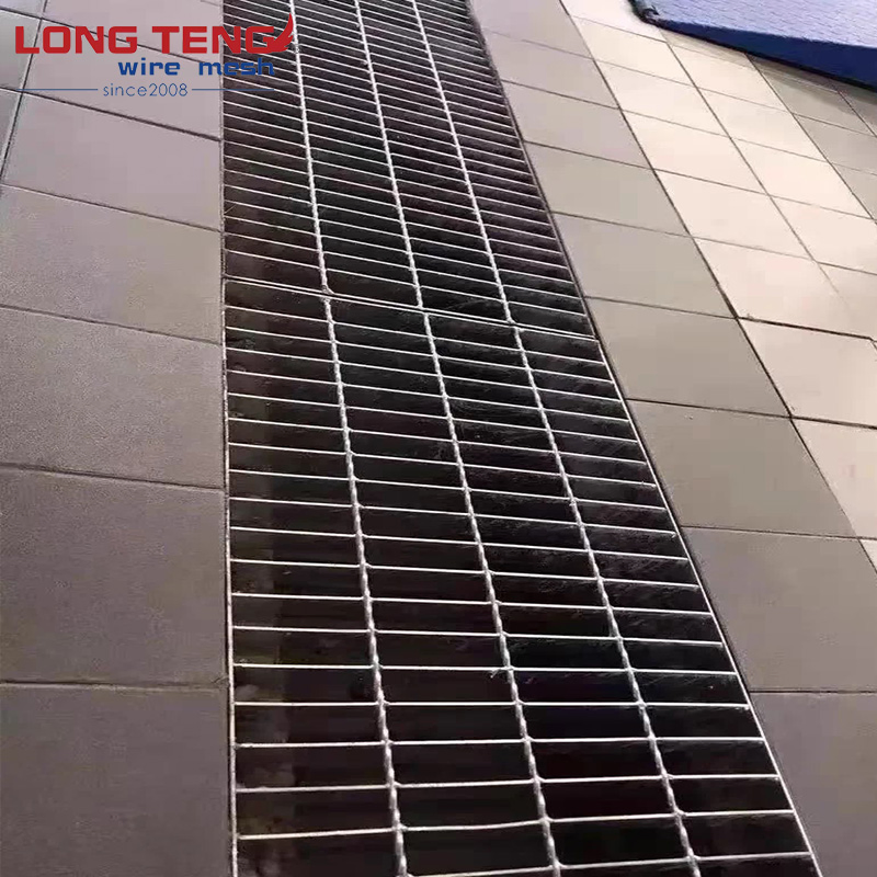 Hot Dipped Galvanized Steel Grating Steel Grating Floor Galvanized Flat Bar or Serrated Steel Grating Stair Tread Trench Cover