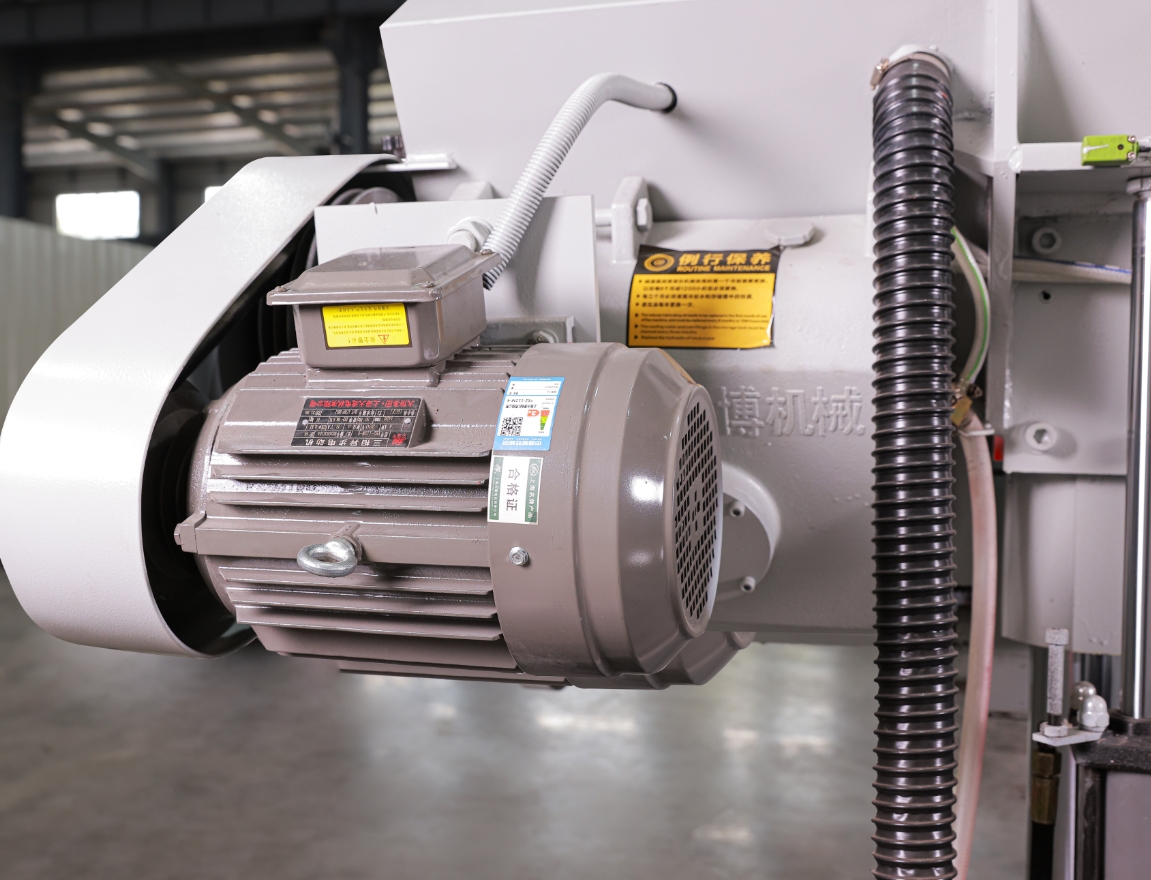 Ленточная пила по металлу горизонтальная для резки