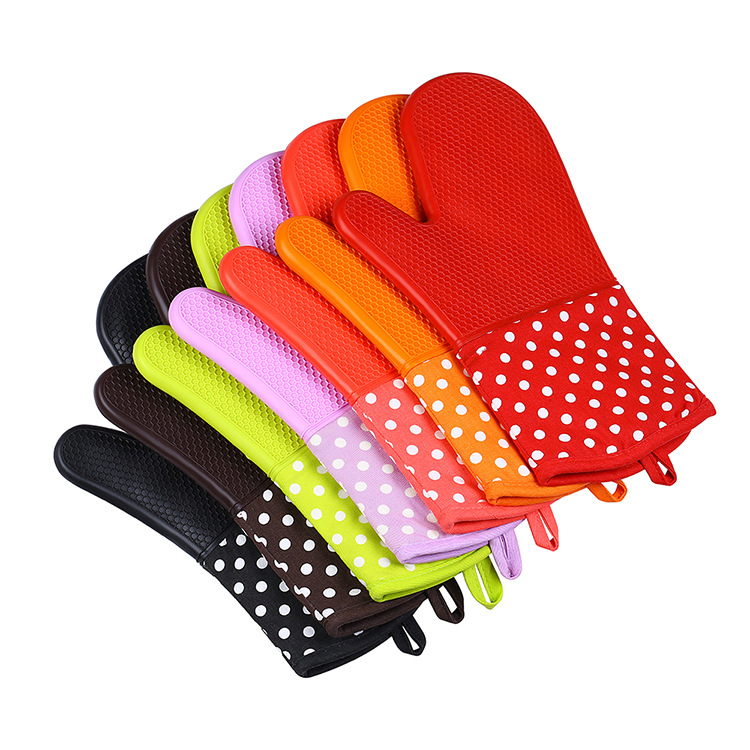 Polka DOT Oven Mitt and Pot Holder with Silicone