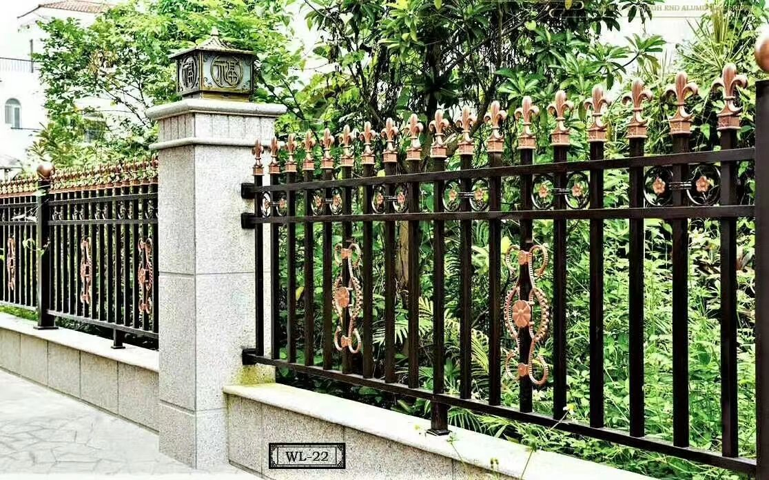 Factory Supply Custom Black Powder Coated Steel Aluminum Fence Cutting Edge Metal Iron Enclosure & Handrails for Outdoor Use