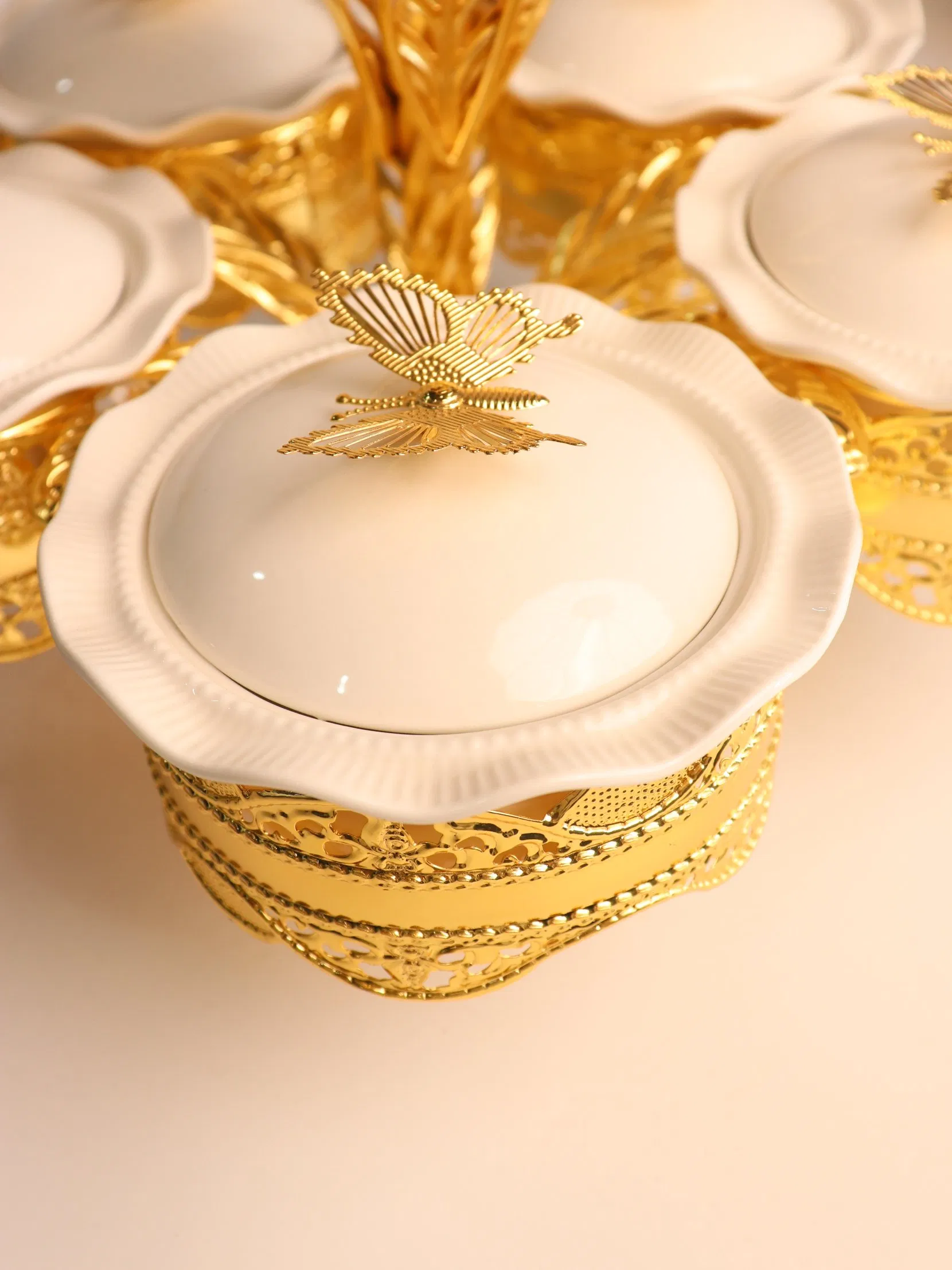 New High-End Gold-Plated Iron Strip with 5 Ceramic Bowls