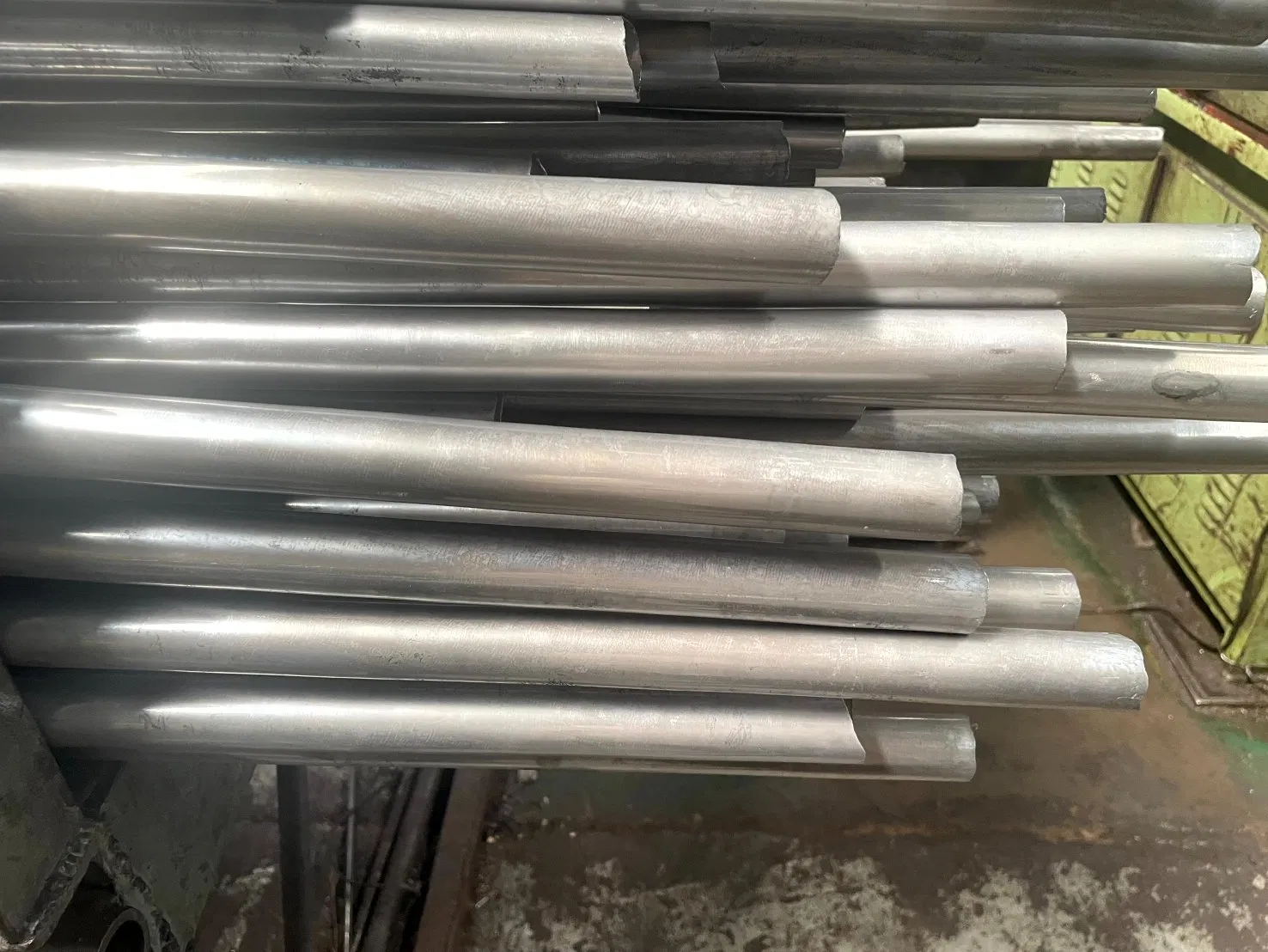 High-Performance Carbon Steel Seamless Pressure-Resistant Small-Wall Long-Diameter Durable Tube