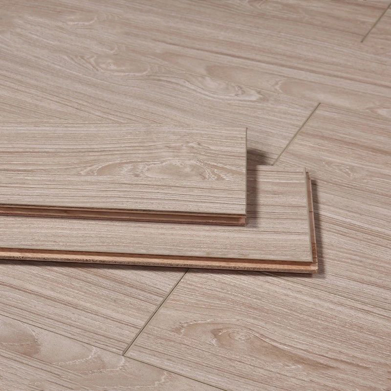 Ламинированный паркет светлый тик