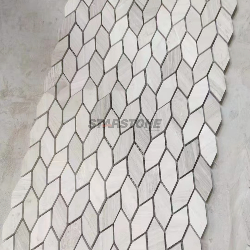 Мозаика из натурального мрамора бежево-серого цвета