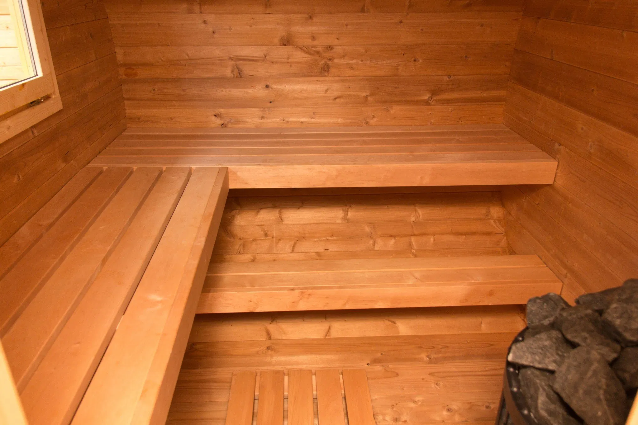 Сборная сухая сауна для двоих из массива дерева