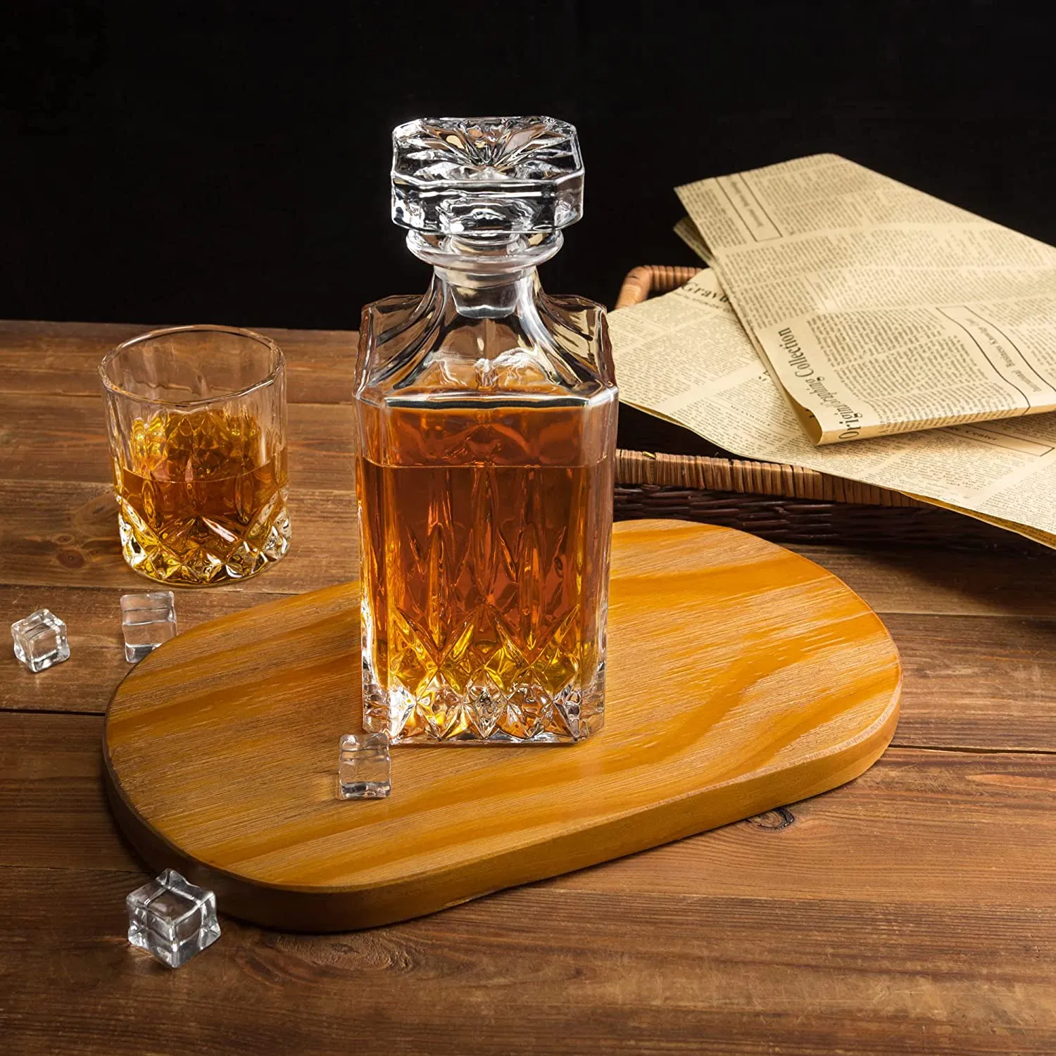 Beautiful 200ml 250ml 500ml Clear Wine Bottle Vodka Whiskey Decanter Creative Miniature Empty Wine Bottle with Cap Wholesale Glassware