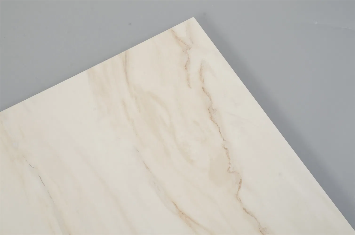 Полированная керамогранитная плитка 600x600 мм