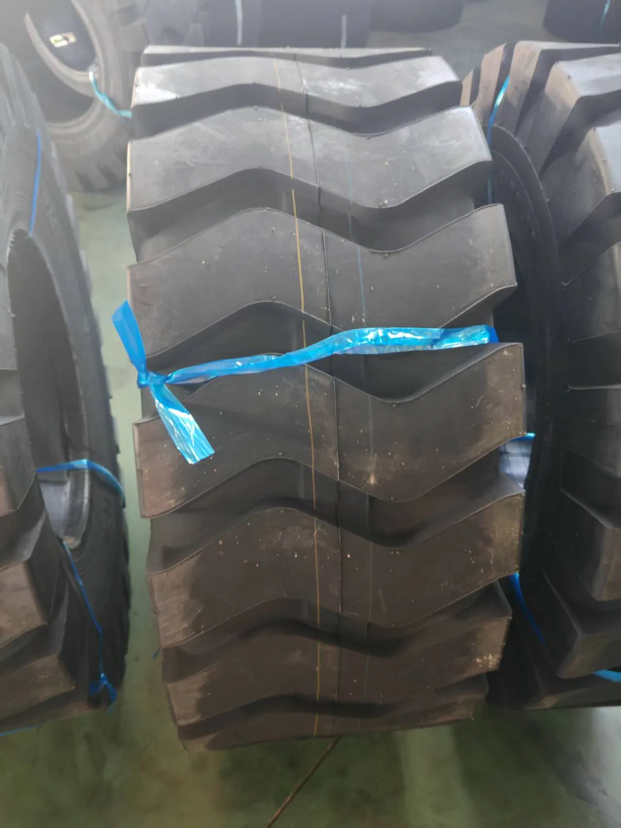 Радиальный внедорожный грузовой шины 20.5/70 R16