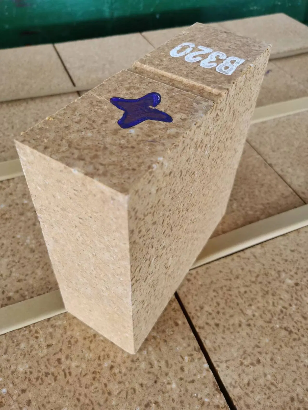 Магнезито-шпинельный кирпич LZR для вращающейся печи