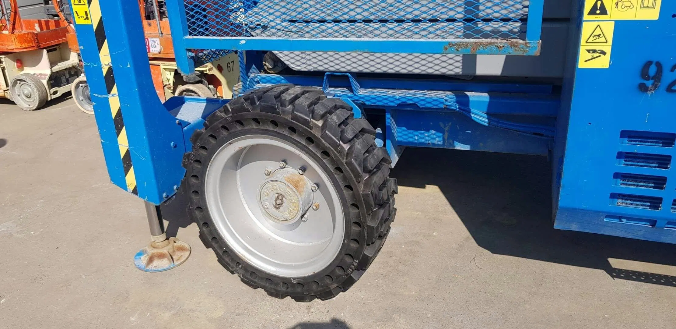 Genie GS5390 Scissor Lift Solid Tire 12-16.5 with Rim