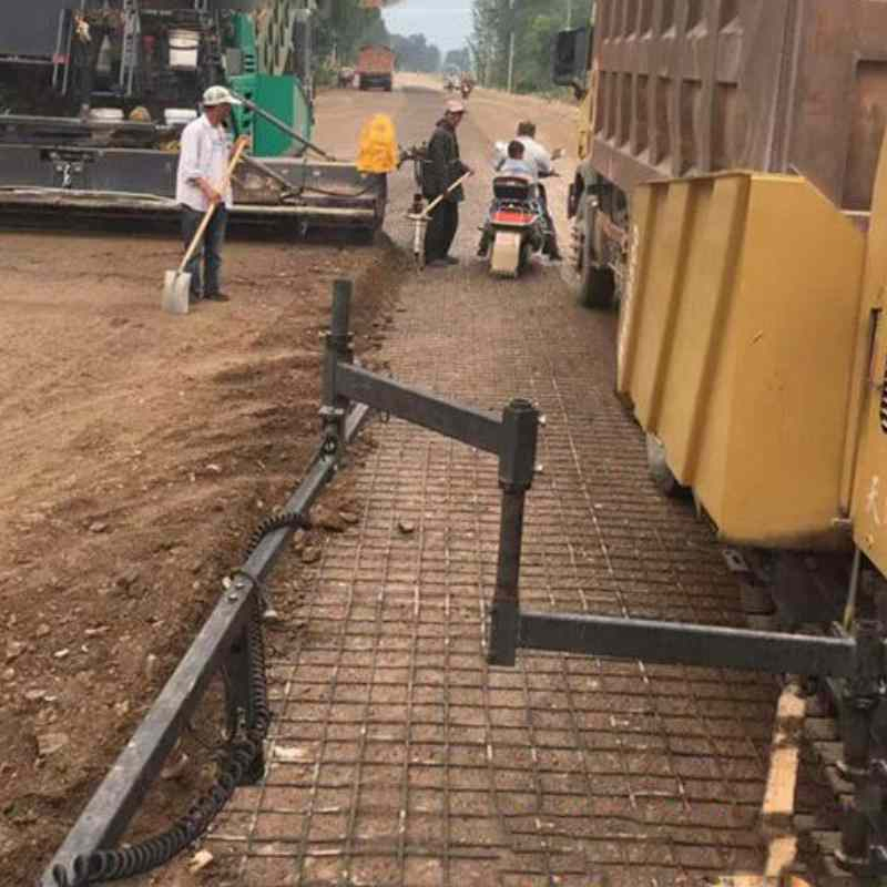 Durable Steel-Plastic Geogrid for Soil Stabilization, Anti-Erosion Feature