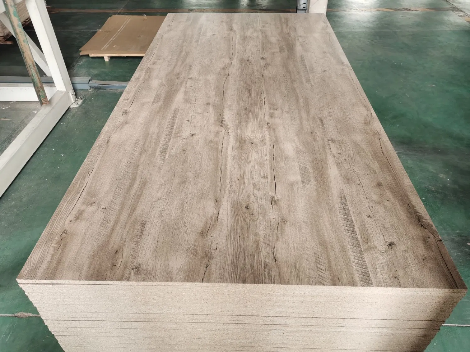 on Sale Wood Fiber Melamine Particle Board for Interior Decoration