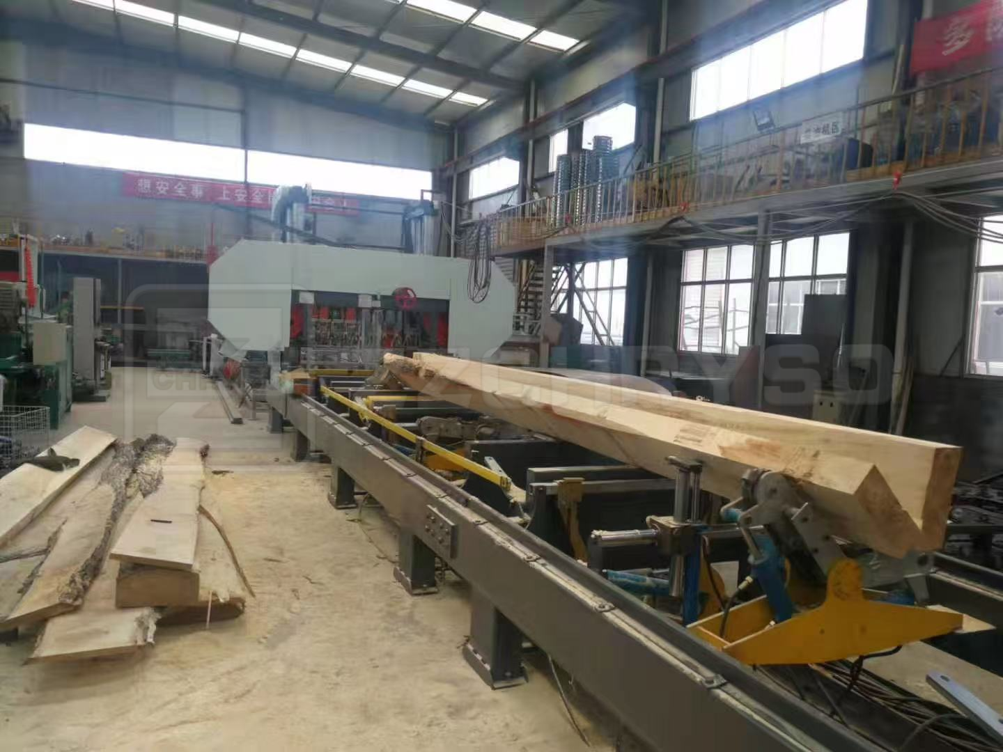 Ленточная пила по дереву горизонтальная 1016-1270 мм