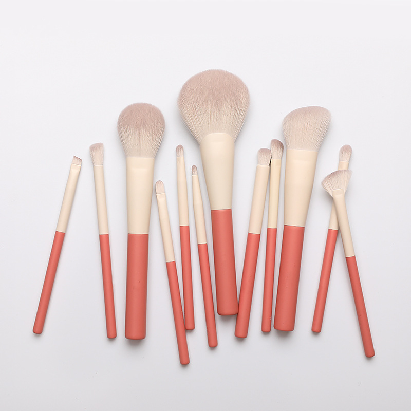 User Holiday Series 12 Makeup Brush Set Eye Shadow Concealer Foster Blush Loose Brush Berryberry Makeup Brush