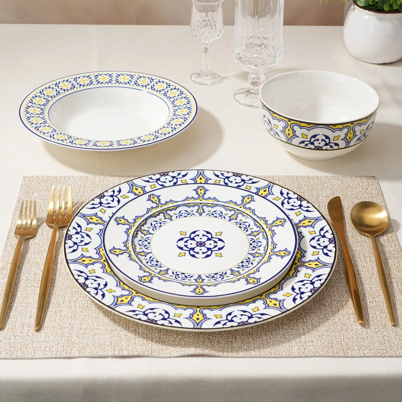Best Selling Factory Supplier China Porcelain Tableware Dinner Plates Set Ceramic Dinnerware