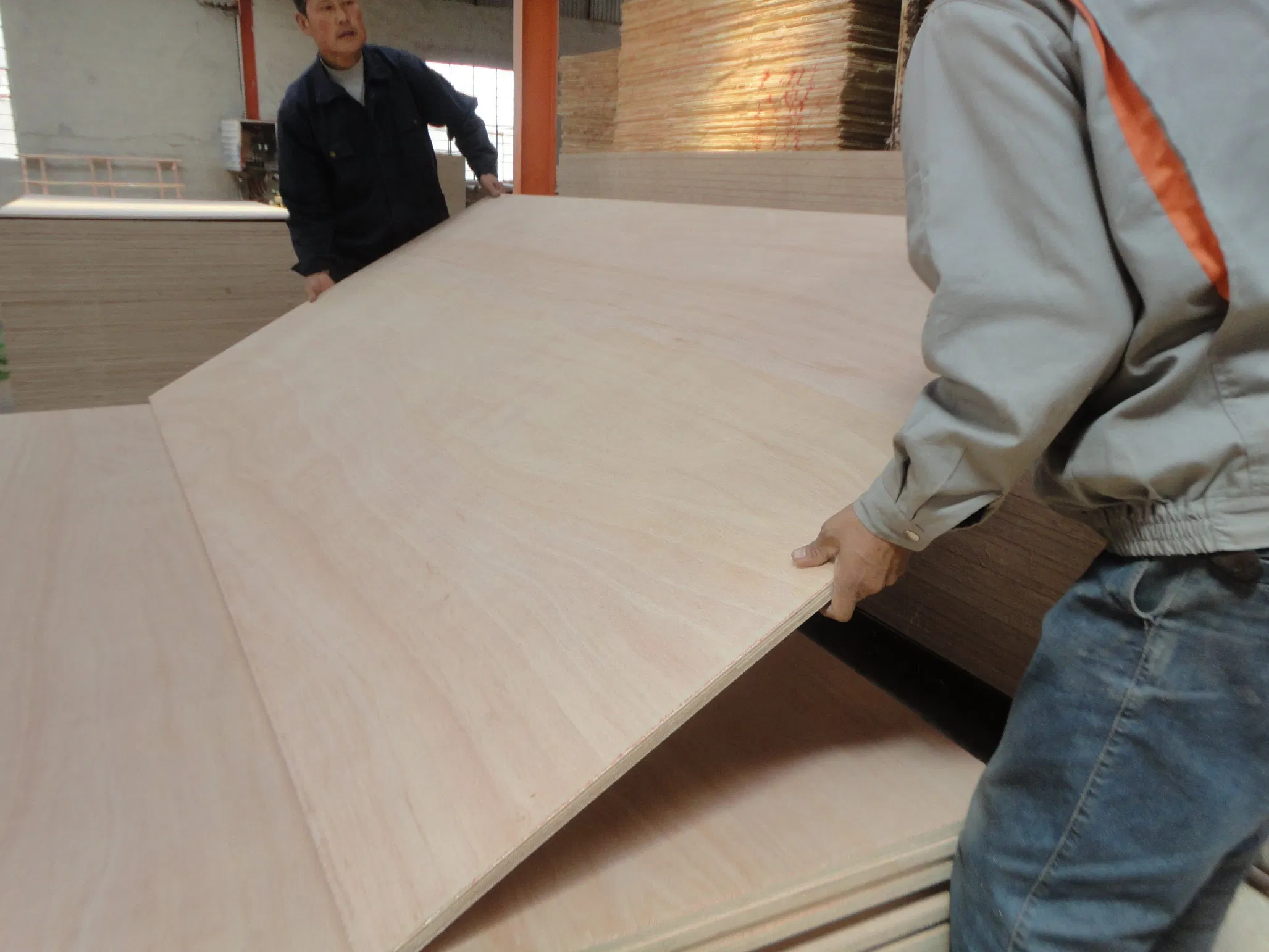 BB/CC Grade Poplar Core Okoume Plywood