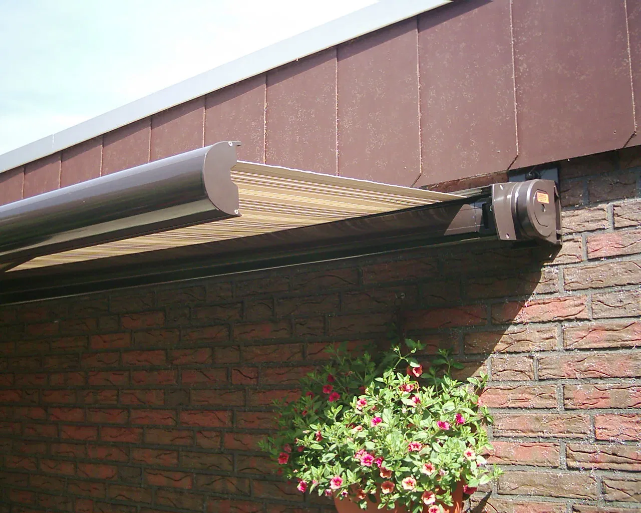 Auto Waterproof Acrylic Fabric Outdoor Shading Folding Arm Full Cassette Awning