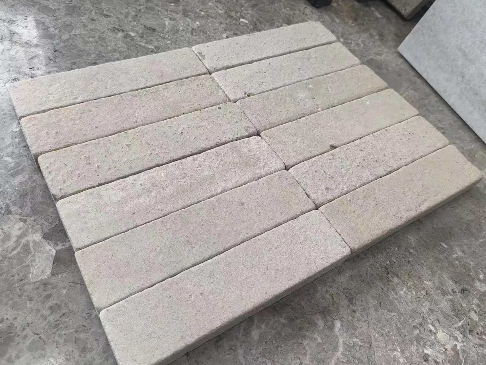 Natural Stone Portuguese Limestone Tiles Strip for Wall Cladding