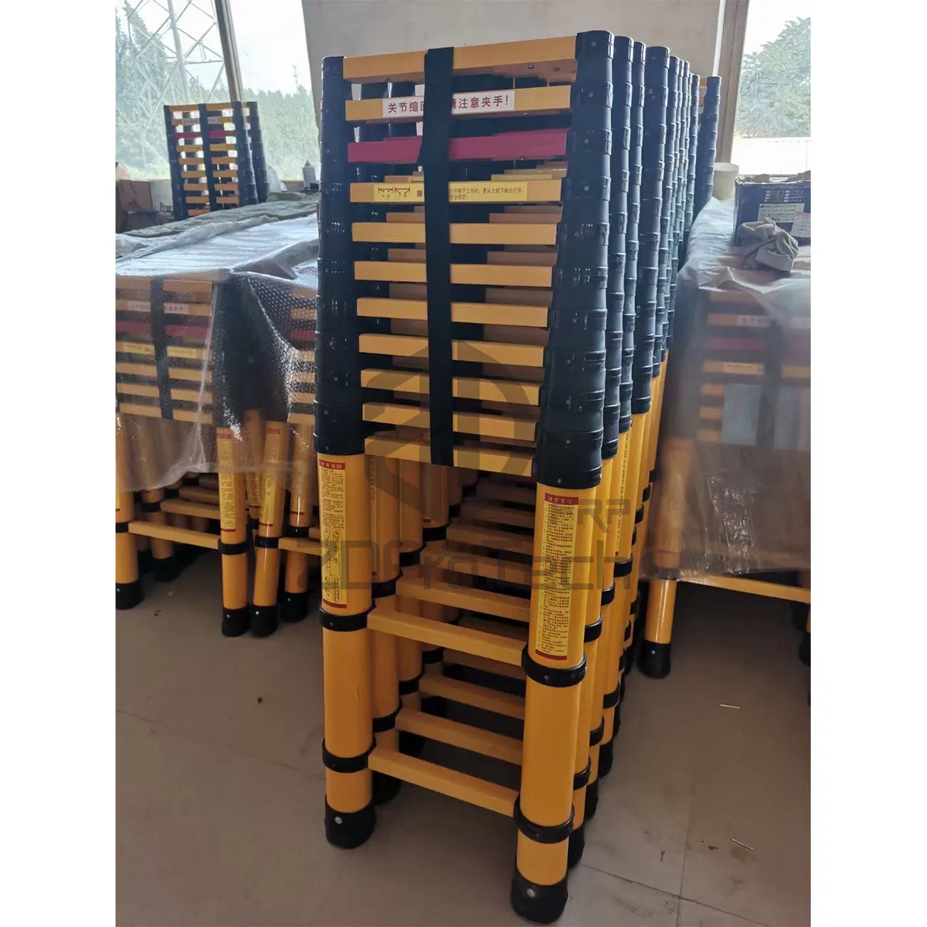 FRP/GRP Fiberglass Telescopic Ladder for Electric Power Maintenance.