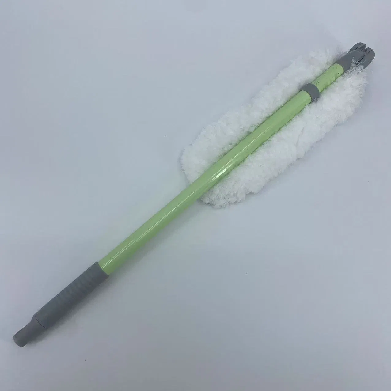 Microfiber Telescopic Duster - Reusable, Bendable Duster with a 40-Inch Extension Pole for Cleaning Ceiling Fans and High Ceilings (Green Versio)