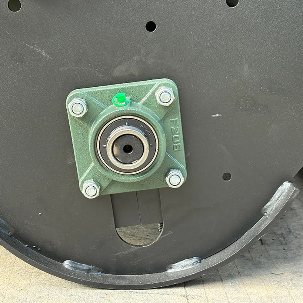 Универсальная газонокосилка с шириной скашивания 800 мм