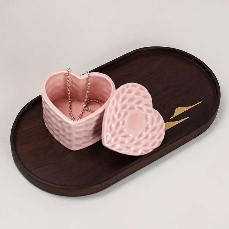 Керамическая шкатулка для украшений с крышкой