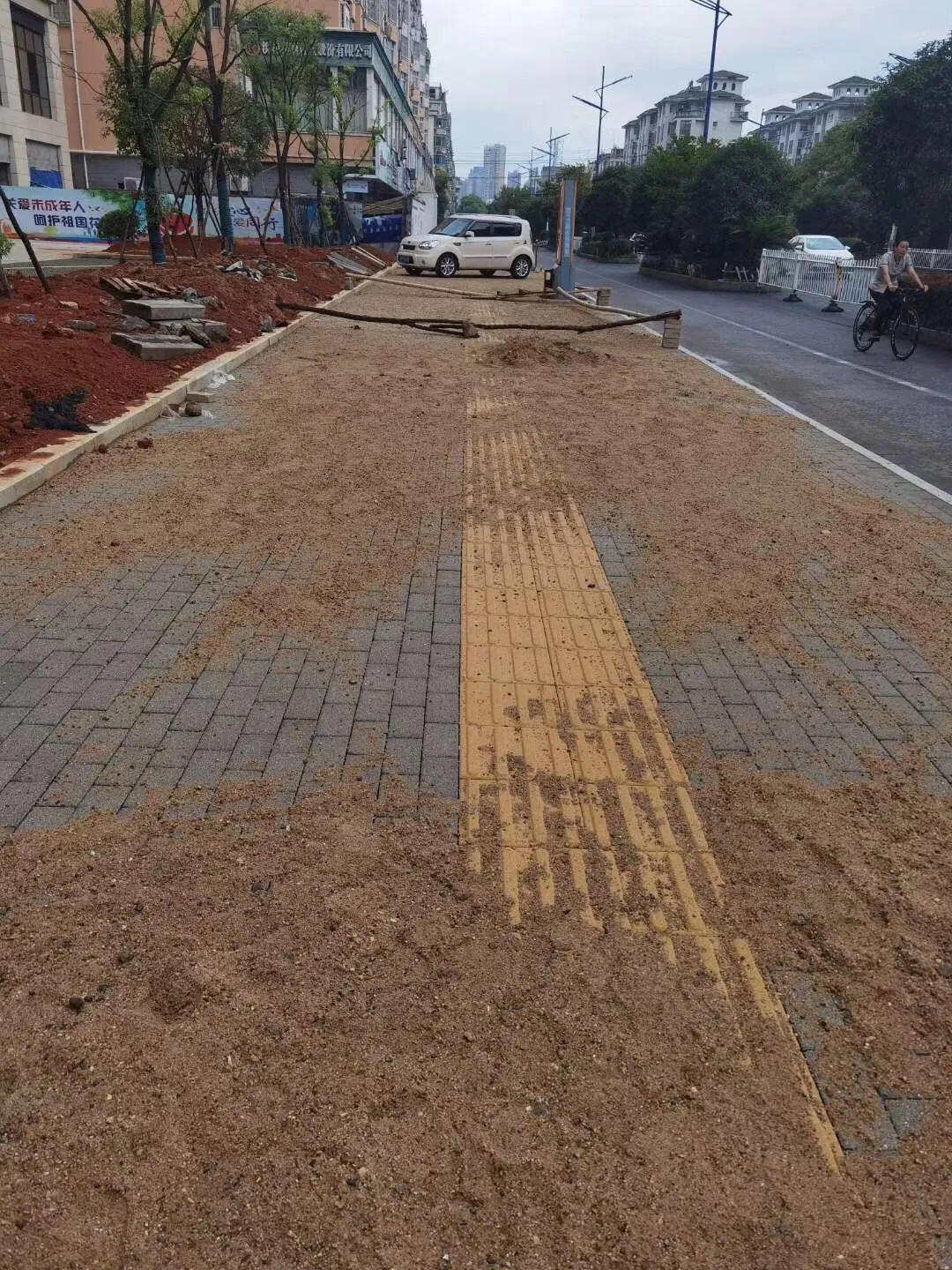 High Quality Cheap Price Ceramic Water Permeable Paver Ceramic Clay Paving Brick for Plaza
