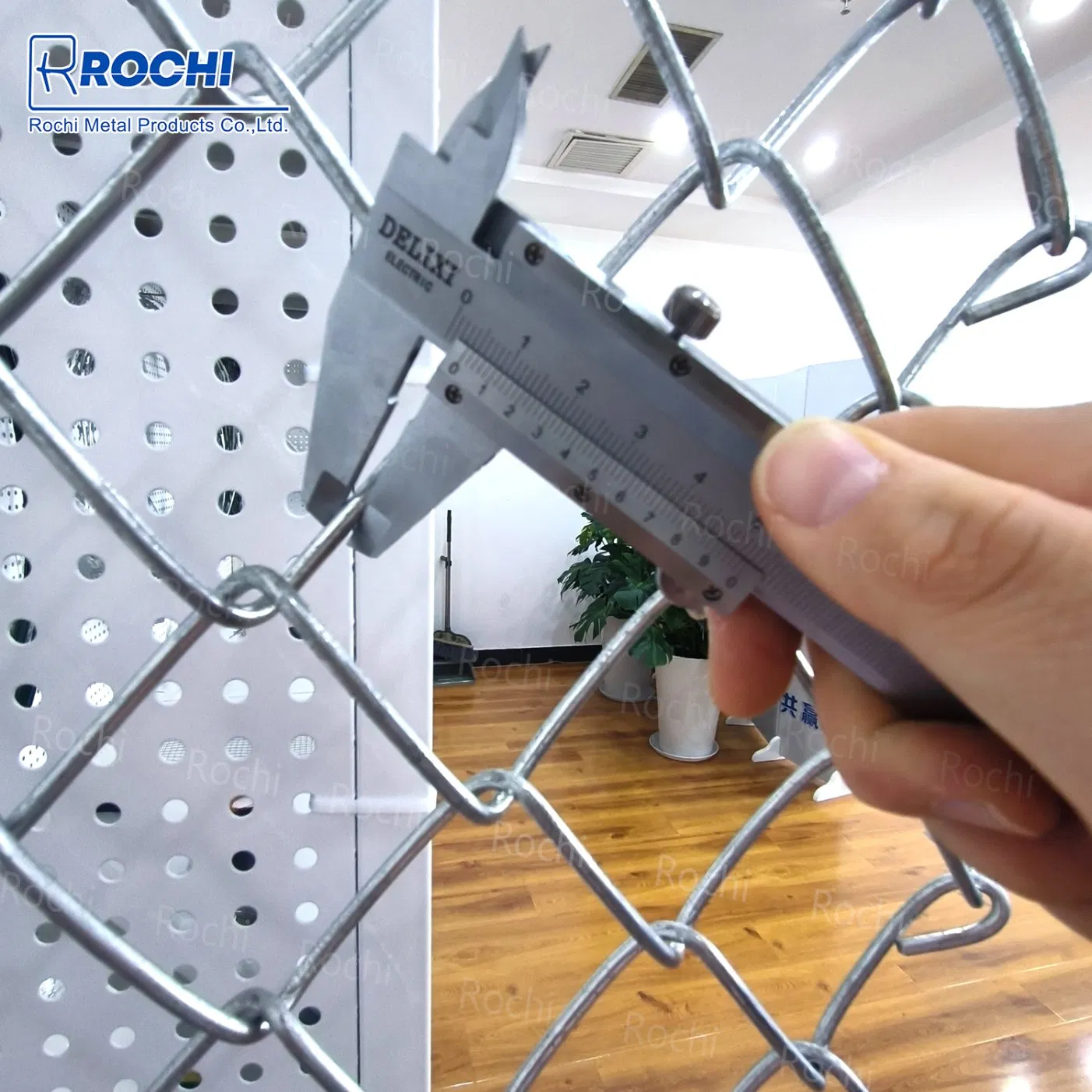 Durable, Flexible 2.5mm Wire Diameter, 50X50mm Mesh Size Galvanized Steel Wire Chain Link Fence for Sports Court Fencing