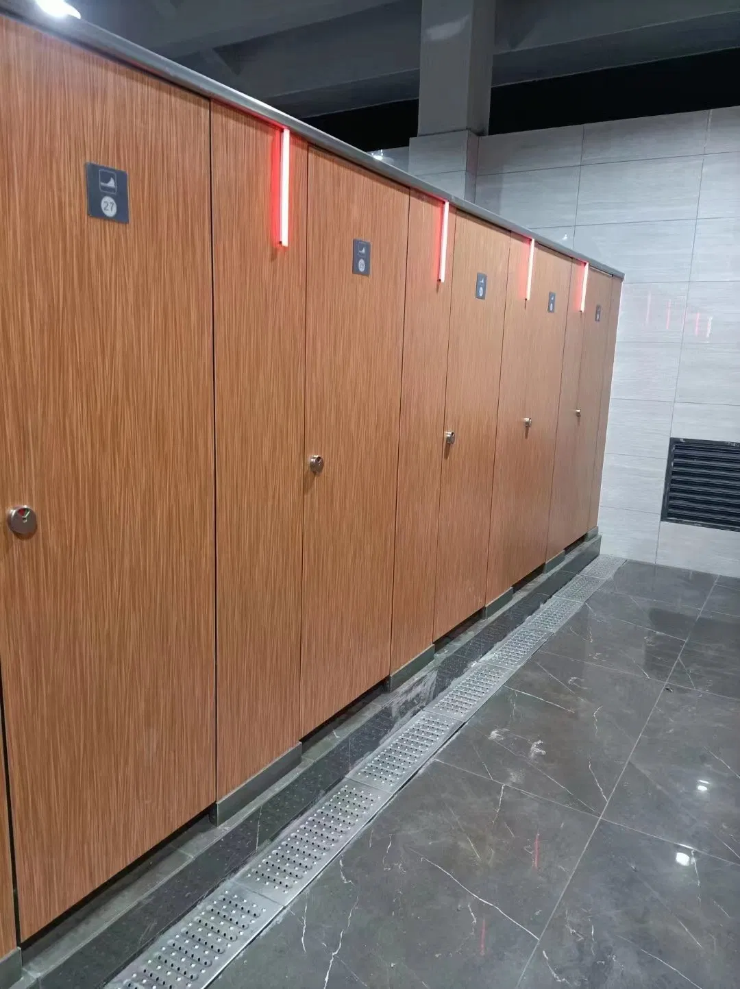 Compact Laminate Shopping Mall Public Toilet Cubicle