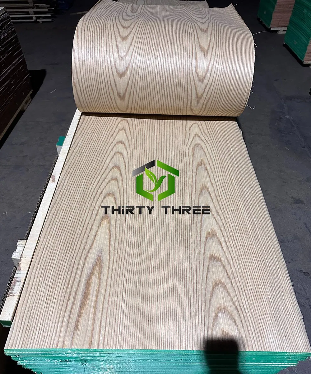 China Budget-Friendly Black Oak Engineered Veneer for Plywood MDF Ready, 640X3100mm