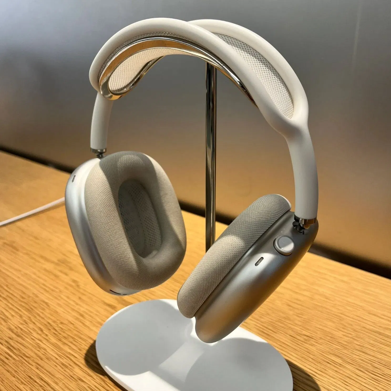 Perfect Fusion of Sound Quality and Technology Exploring The Air Max 2 Anc Original 11 Headphones Immersing in a Pure Music World