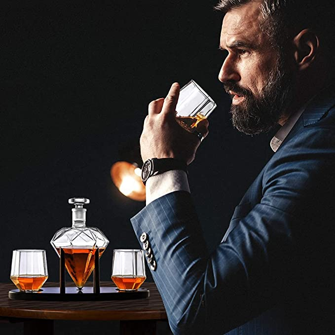 Whiskey Decanter Diamond Shaped with 2 Diamond Glasses & Mahogany Wooden Holder – Elegant Handcrafted Crafted Glass Decanter for Liquor