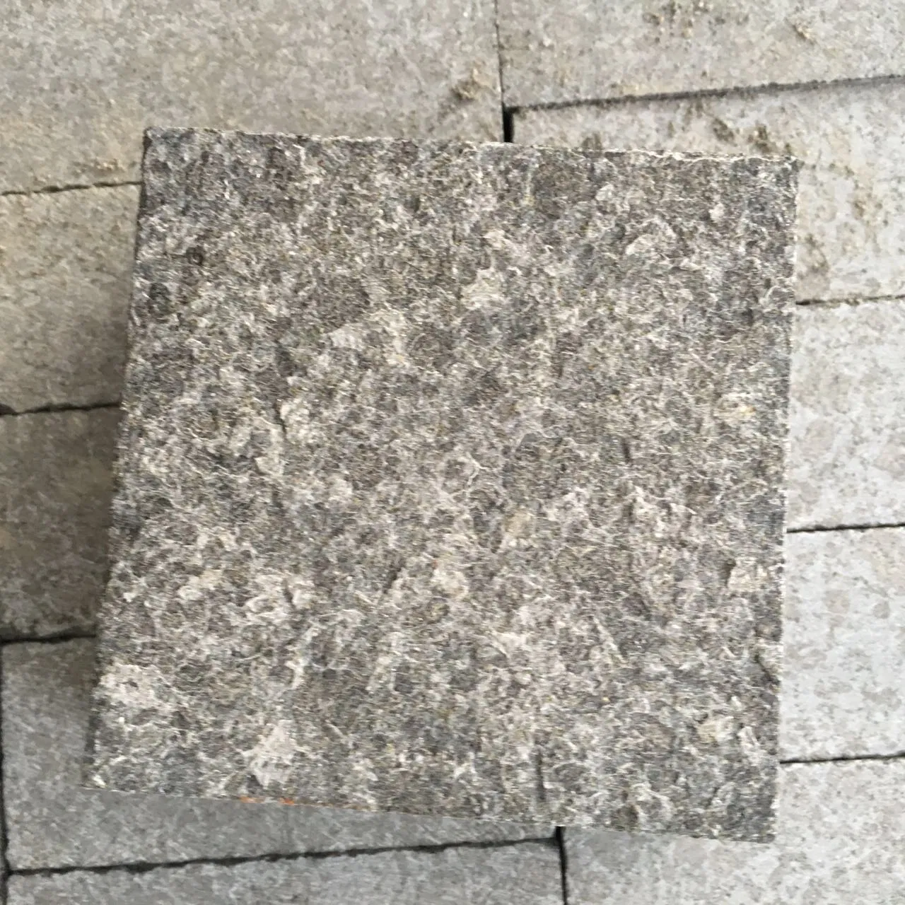 2016 Cheap Black Granite Cube Paving Stone
