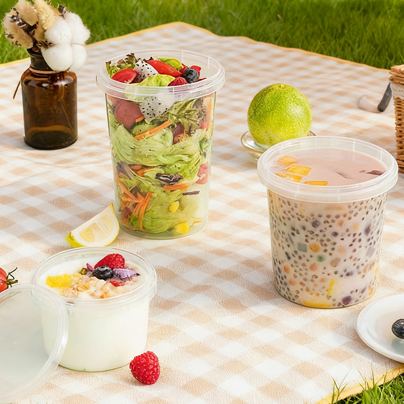 Пластиковый контейнер для супа 900 мл с защитной крышкой