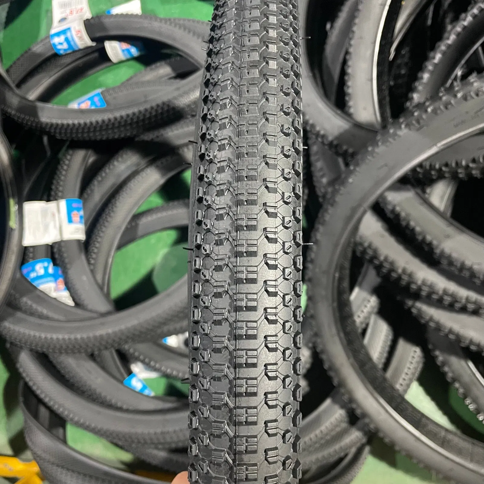 Велосипедная покрышка 27.5x1.95, защита от проколов