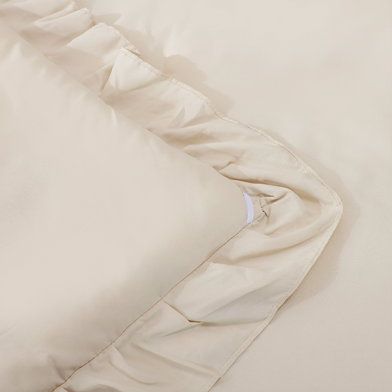 Polyester / Cotton Bedding Textile Soft Cushion with Falbala Pillow