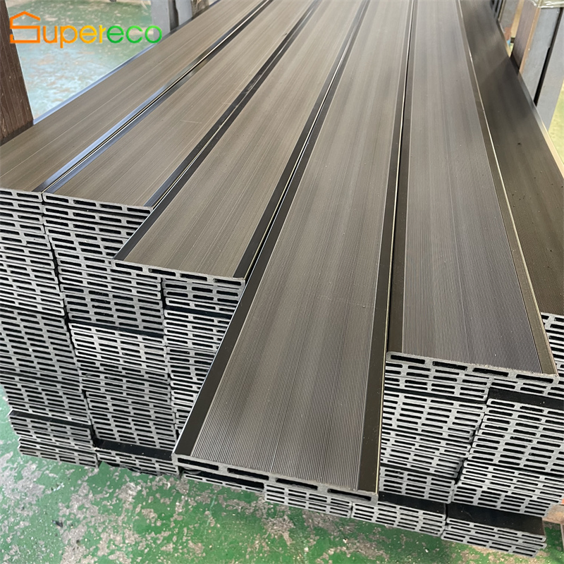 Modern Waterproof Anti UV WPC Composite Panels Fencing Outdoor Garden Fence