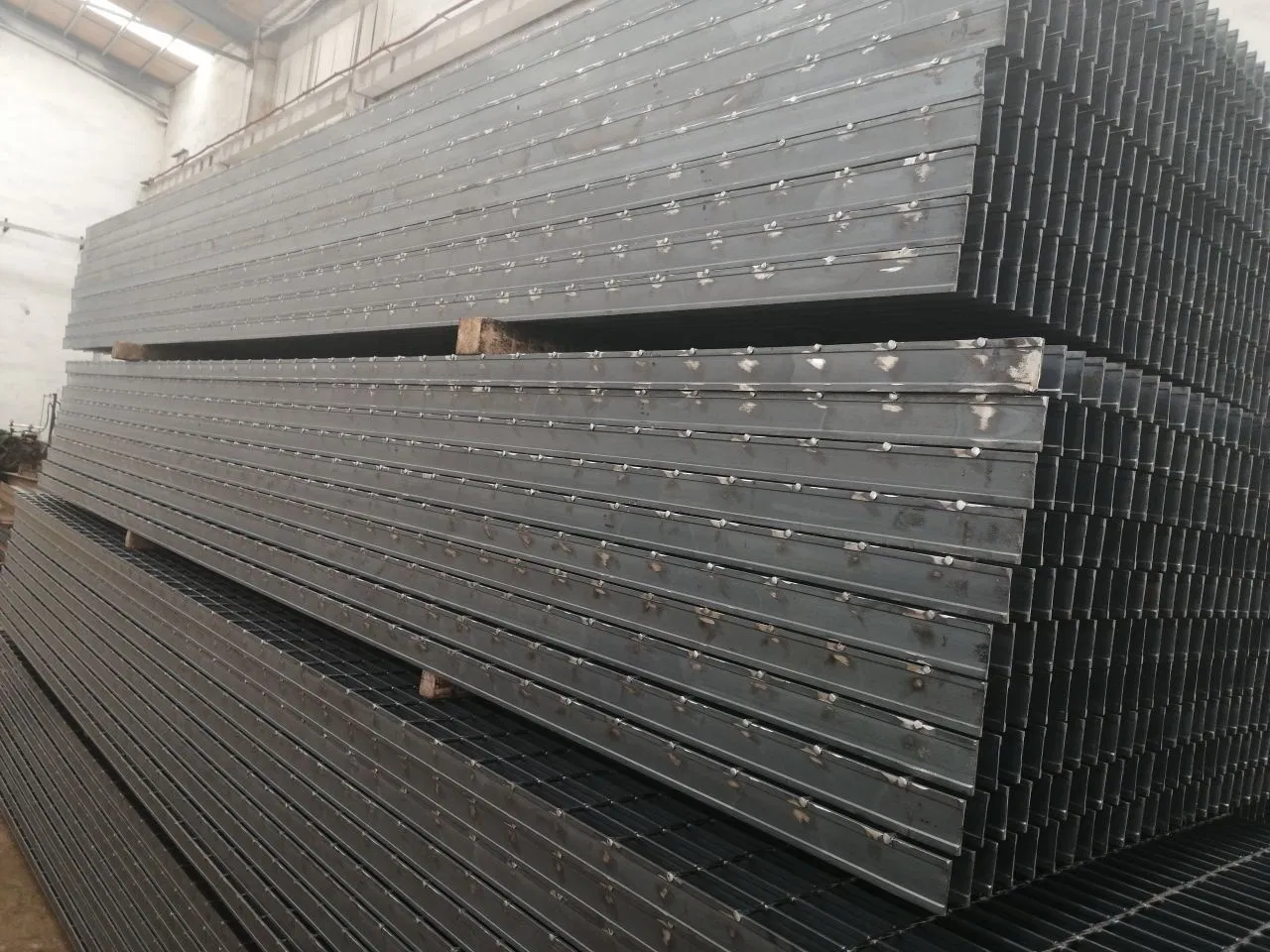 Premium 304 Stainless Steel Mesh Grating for Durability