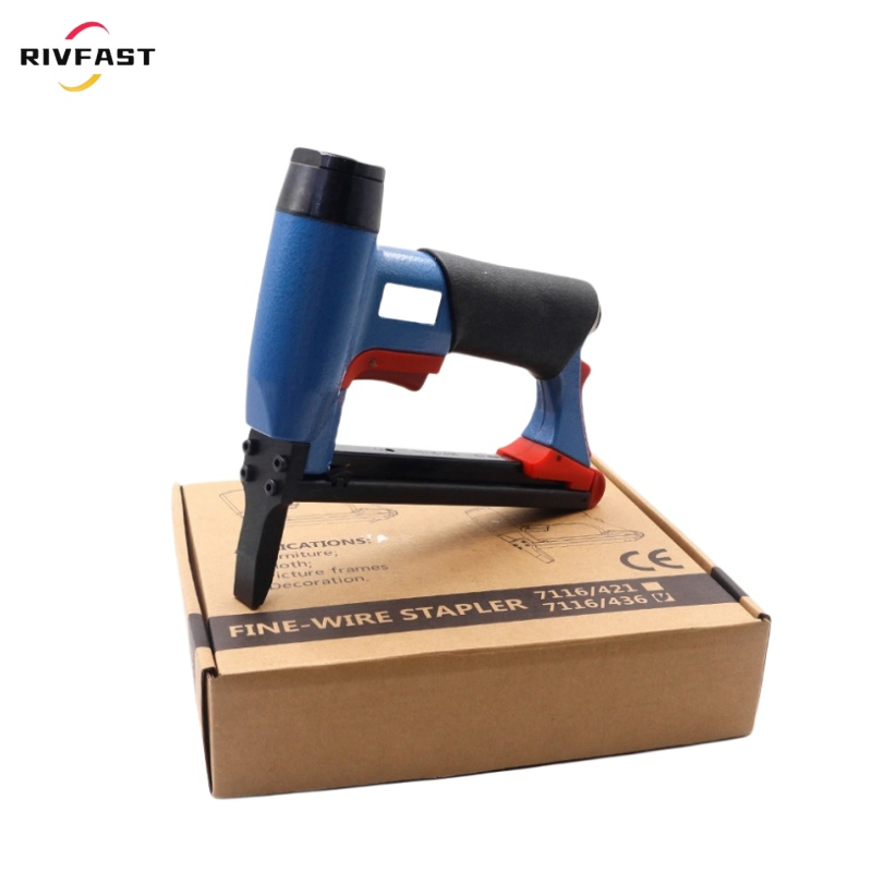 Пневматический степлер Rivfast RIV7116 для дерева и мебели